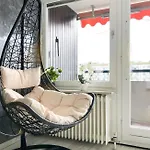 Modernes Mit Stil In Lage