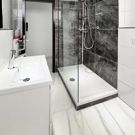 Apartman Modernes Mit Stil In Lage